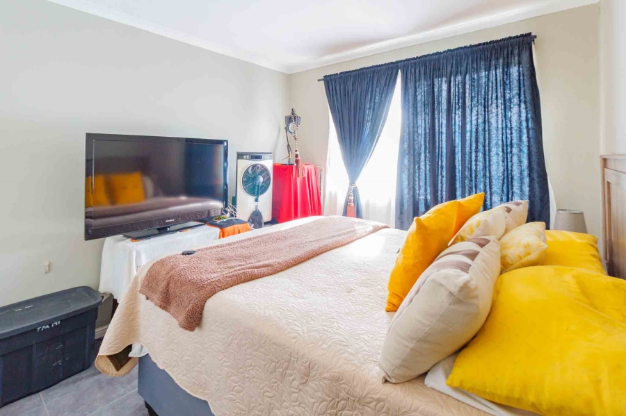 To Let 1 Bedroom Property for Rent in Table View Western Cape